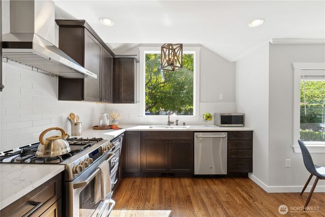 10007 114th Place NE, Kirkland, WA 98033