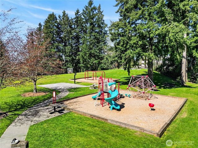 10007 114th Place NE, Kirkland, WA 98033