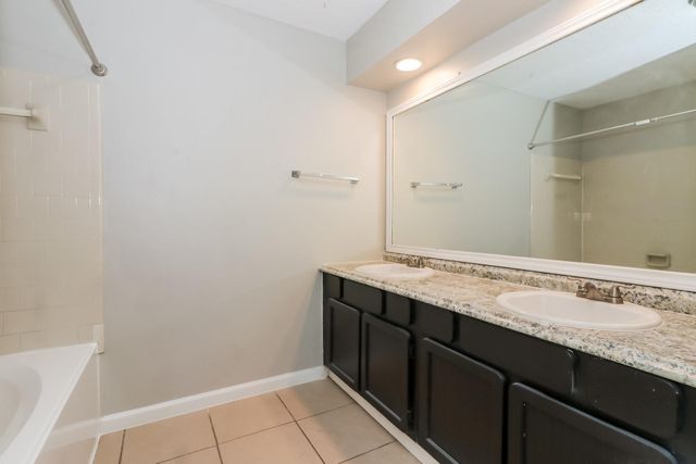 2106 Hazyknoll Lane, Houston, TX 77067