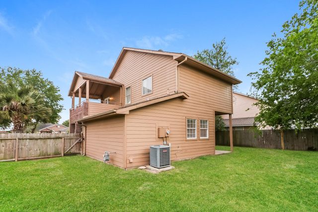 2106 Hazyknoll Lane, Houston, TX 77067