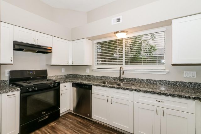 2106 Hazyknoll Lane, Houston, TX 77067