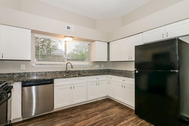 2106 Hazyknoll Lane, Houston, TX 77067