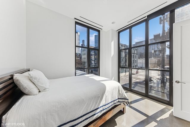 900 W Washington Boulevard 2E, Chicago, IL 60607