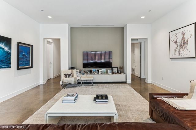 900 W Washington Boulevard 2E, Chicago, IL 60607