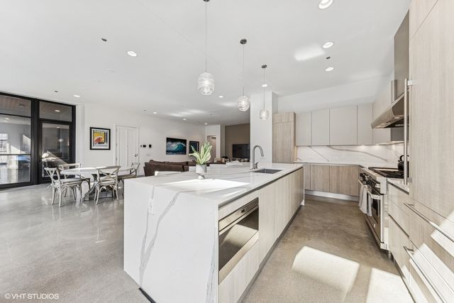 900 W Washington Boulevard 2E, Chicago, IL 60607
