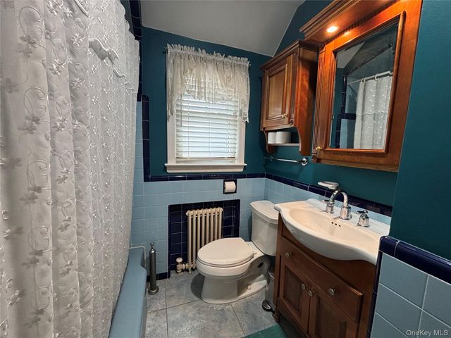 62 Poppy Avenue, Franklin Square, NY 11010