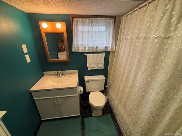 62 Poppy Avenue, Franklin Square, NY 11010