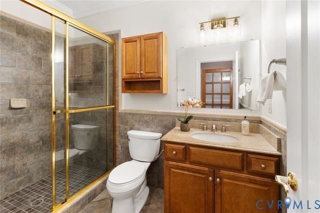 2400 Latham Ct, Midlothian, VA 23113