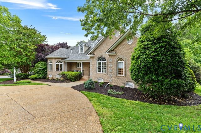2400 Latham Ct, Midlothian, VA 23113