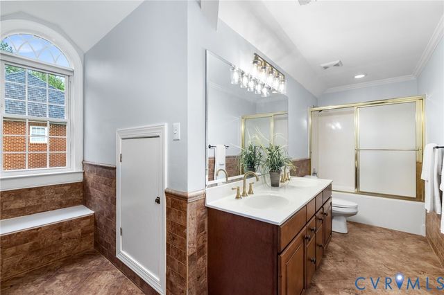 2400 Latham Ct, Midlothian, VA 23113