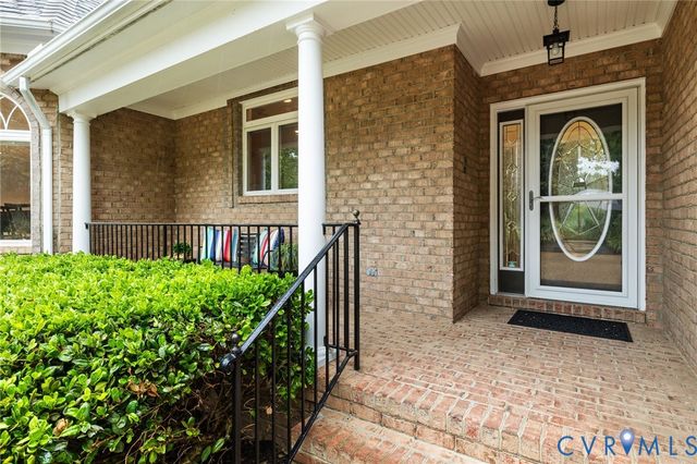 2400 Latham Ct, Midlothian, VA 23113