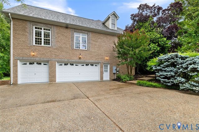 2400 Latham Ct, Midlothian, VA 23113