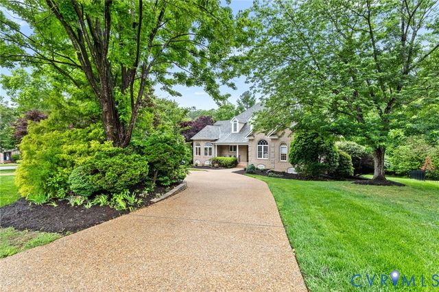 2400 Latham Ct, Midlothian, VA 23113