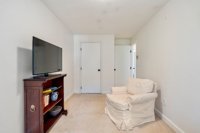 12 Dogtown Road, Exeter, NH 03833