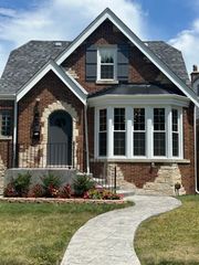8405 S Indiana Avenue, Chicago, IL 60619