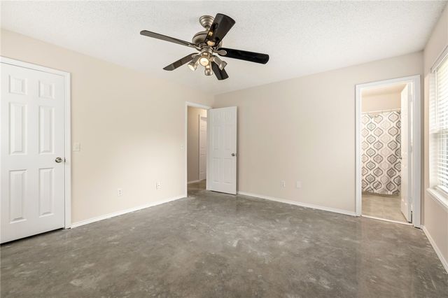 2146 Loren Circle, Fayetteville, AR 72701