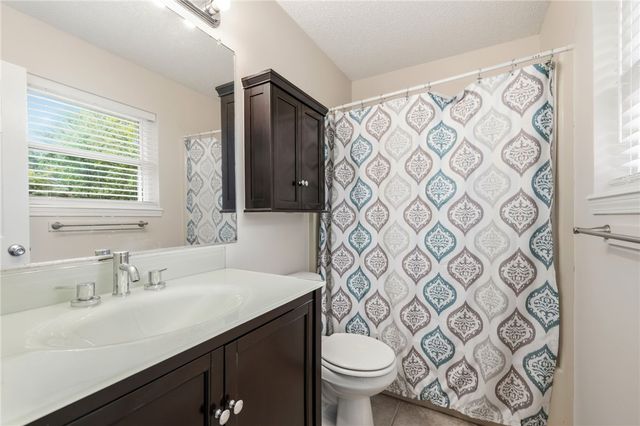 2146 Loren Circle, Fayetteville, AR 72701