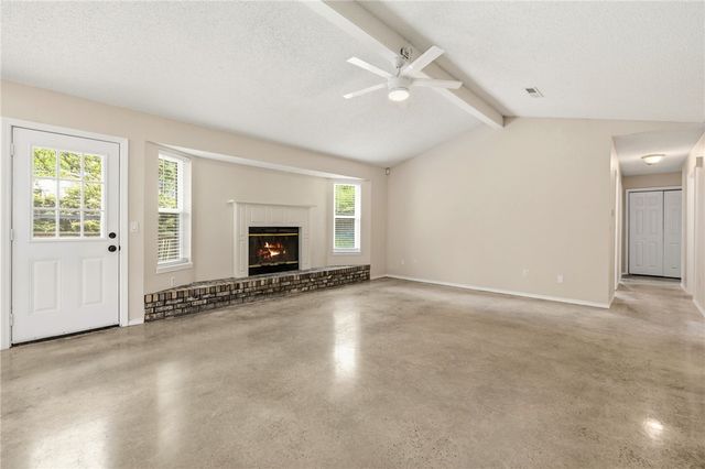 2146 Loren Circle, Fayetteville, AR 72701