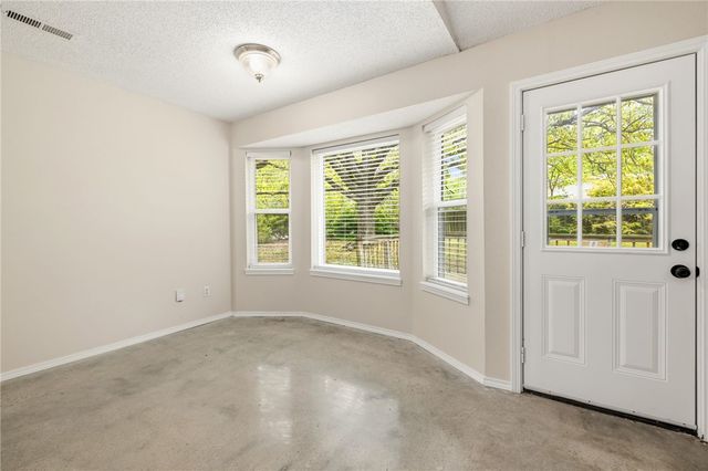 2146 Loren Circle, Fayetteville, AR 72701