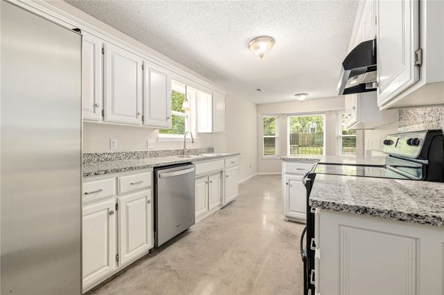 2146 Loren Circle, Fayetteville, AR 72701