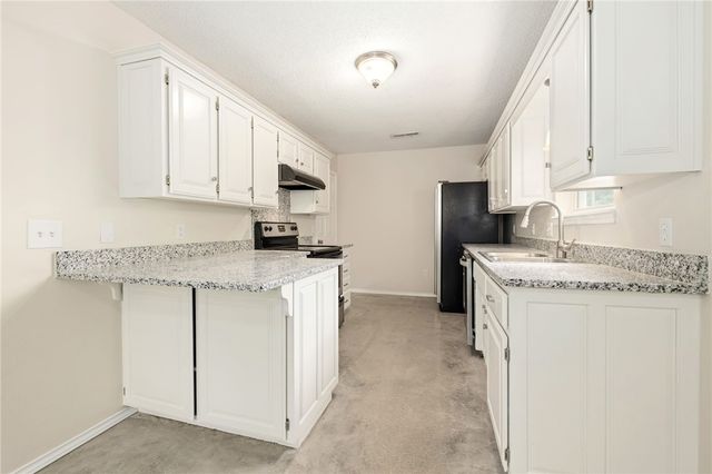 2146 Loren Circle, Fayetteville, AR 72701