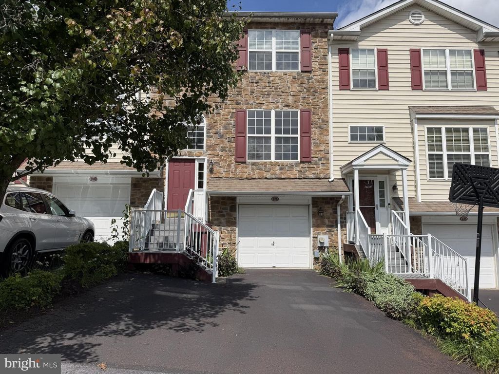 278 YORKTOWN CT, Malvern, PA 19355