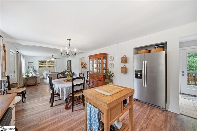 902 E Lee Road, Taylors, SC 29687