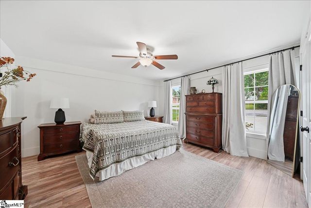 902 E Lee Road, Taylors, SC 29687