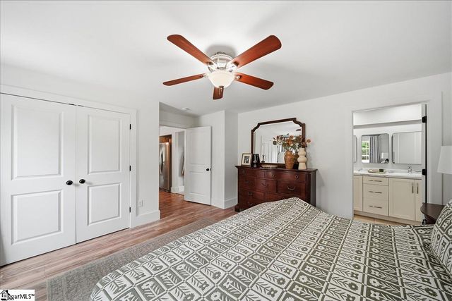 902 E Lee Road, Taylors, SC 29687