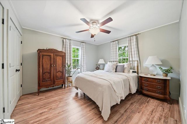 902 E Lee Road, Taylors, SC 29687