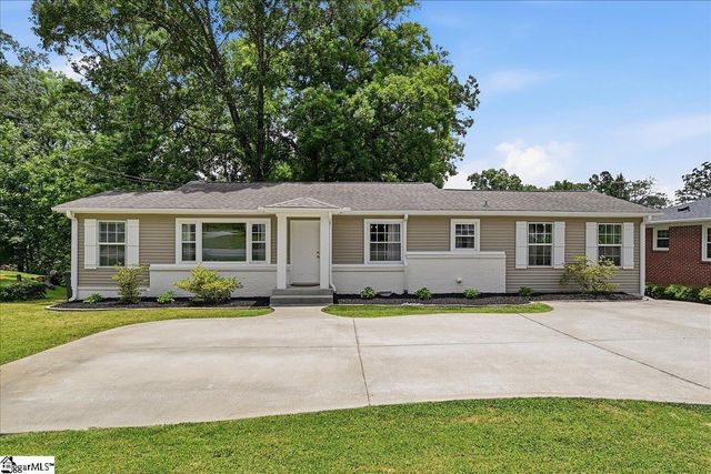 902 E Lee Road, Taylors, SC 29687