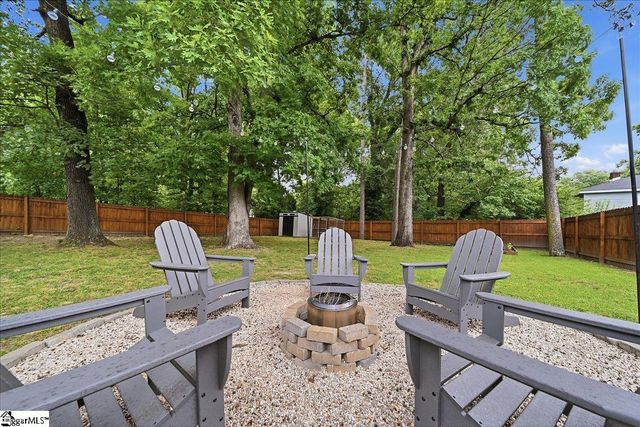 902 E Lee Road, Taylors, SC 29687
