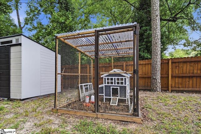 902 E Lee Road, Taylors, SC 29687