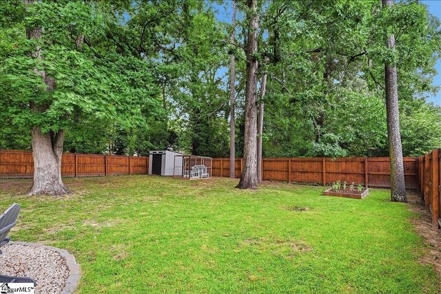 902 E Lee Road, Taylors, SC 29687