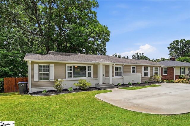 902 E Lee Road, Taylors, SC 29687