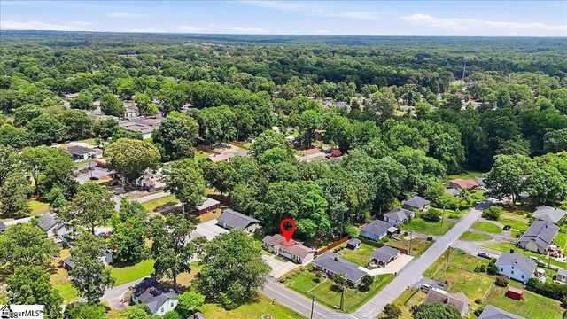 902 E Lee Road, Taylors, SC 29687