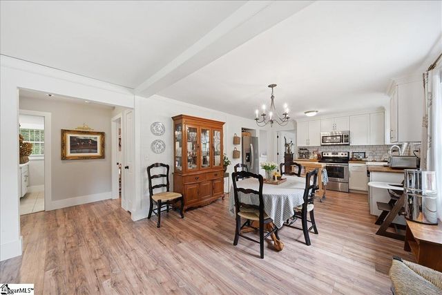 902 E Lee Road, Taylors, SC 29687