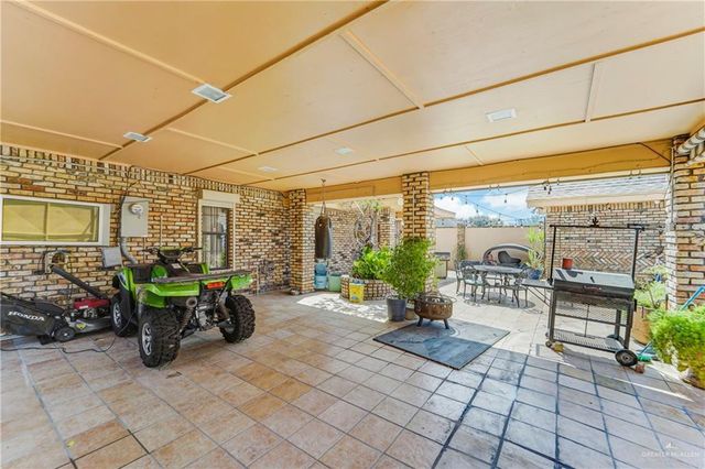 228 Oak Ridge Drive, Rio Grande City, TX 78582