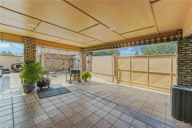 228 Oak Ridge Drive, Rio Grande City, TX 78582