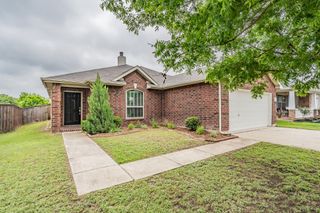 629 Chalk Knoll Road, Fort Worth, TX 76108