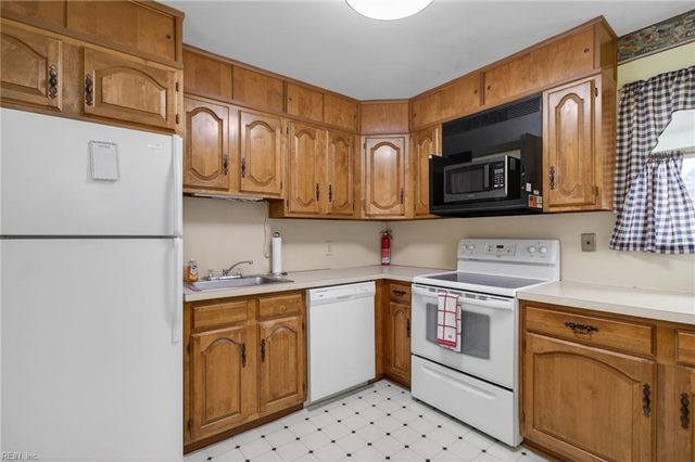 456 Beacon Hill CIR, Norfolk, VA 23502