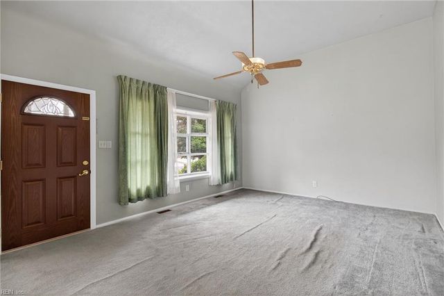 456 Beacon Hill CIR, Norfolk, VA 23502