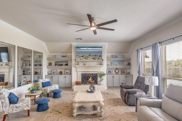 11219 Kings Point Boulevard Boulevard, Mont Belvieu, TX 77535