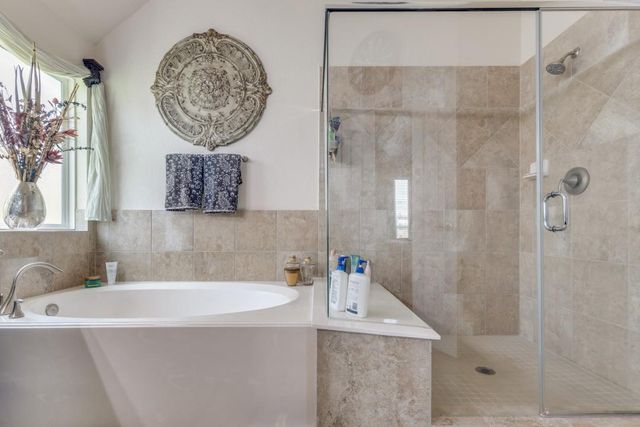 11219 Kings Point Boulevard Boulevard, Mont Belvieu, TX 77535