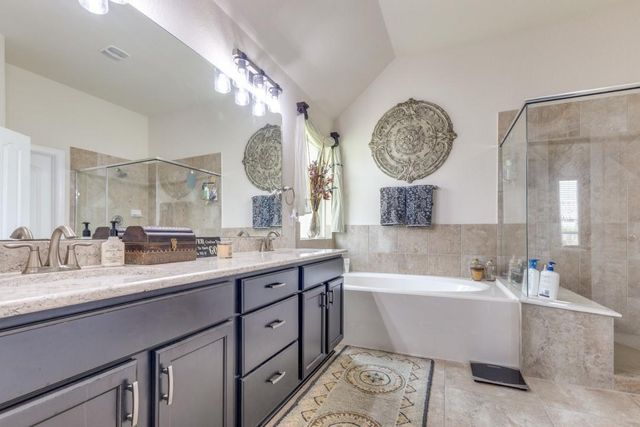 11219 Kings Point Boulevard Boulevard, Mont Belvieu, TX 77535