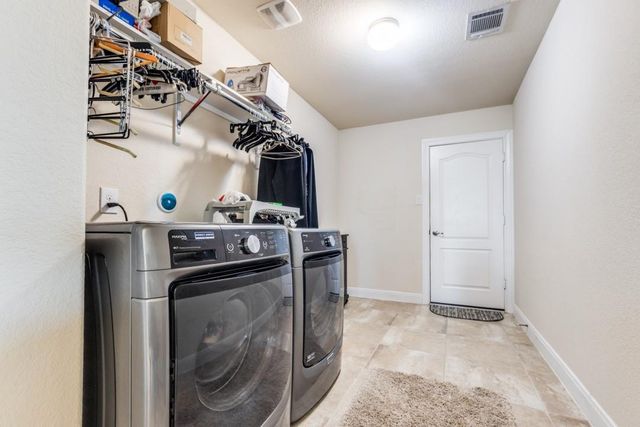 11219 Kings Point Boulevard Boulevard, Mont Belvieu, TX 77535