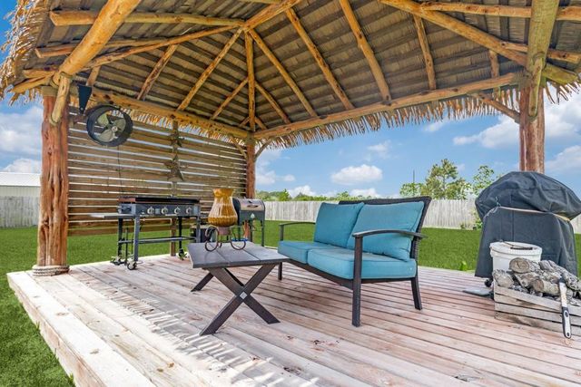 11219 Kings Point Boulevard Boulevard, Mont Belvieu, TX 77535