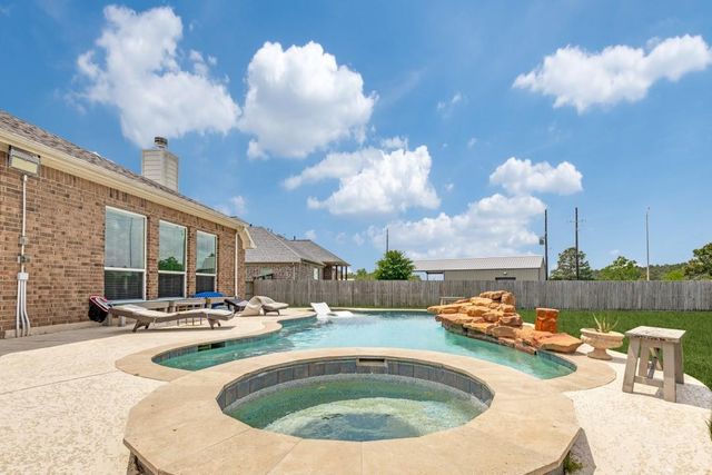11219 Kings Point Boulevard Boulevard, Mont Belvieu, TX 77535