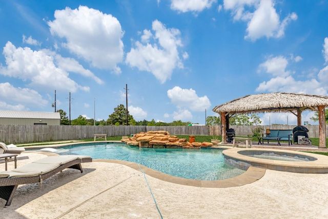 11219 Kings Point Boulevard Boulevard, Mont Belvieu, TX 77535