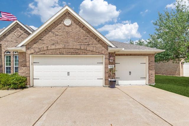 11219 Kings Point Boulevard Boulevard, Mont Belvieu, TX 77535